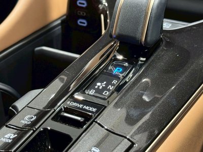 صورة مصغرة 65 لـ 2025 Toyota CROWN SPORT