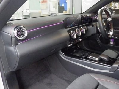 MERCEDES-BENZ CLA - 3