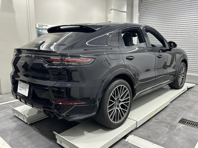 PORSCHE CAYENNE COUPE - 8