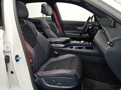 2021 Genesis GV70 — миниатюра 17