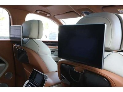 BENTLEY BENTAYGA - 9