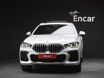 2022 BMW X6 照片 2