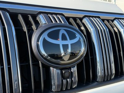 2023 Toyota LAND CRUISER PRADO — миниатюра 12