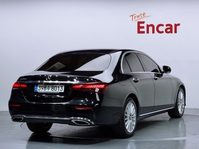 MERCEDES-BENZ E-CLASS - 4