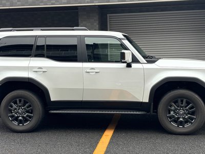 TOYOTA LAND CRUISER 250 - 3