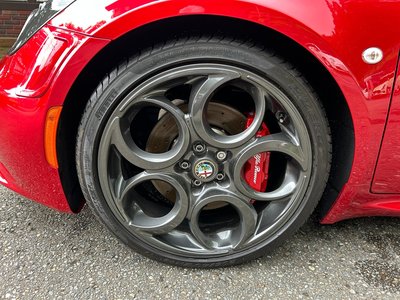 صورة 9 لـ 2015 ALFA Romeo 4C