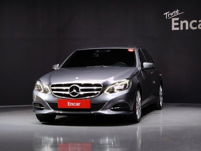 MERCEDES-BENZ E-CLASS - 2