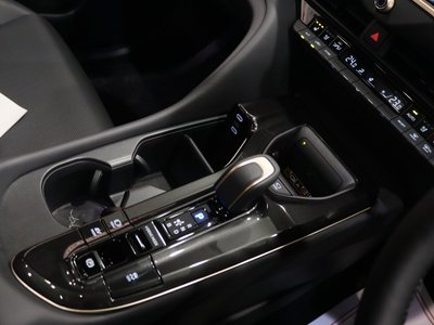 صورة مصغرة 12 لـ 2025 Toyota CROWN SPORT