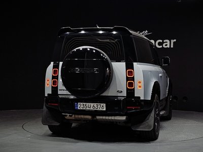 LAND ROVER DEFENDER - 4