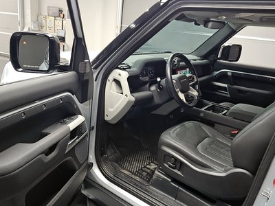 LAND ROVER DEFENDER - 10