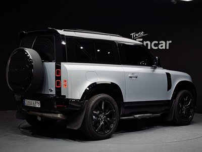 LAND ROVER DEFENDER - 3