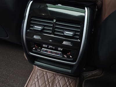 2022 BMW X5 — миниатюра 32