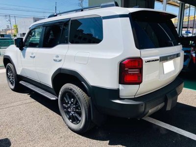 TOYOTA LAND CRUISER - 7