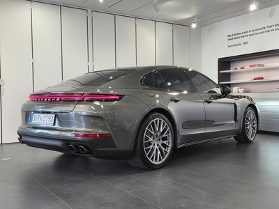 PORSCHE PANAMERA - 5