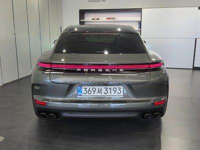 PORSCHE PANAMERA - 3