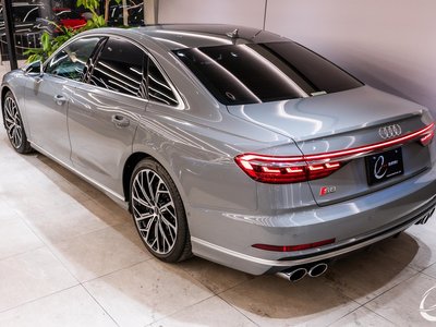 AUDI S8 - 9