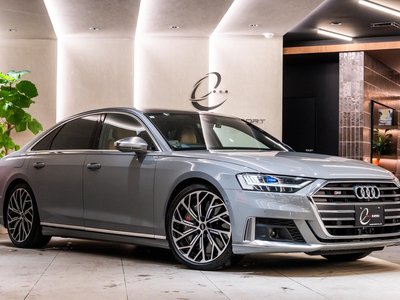 AUDI S8 - 1