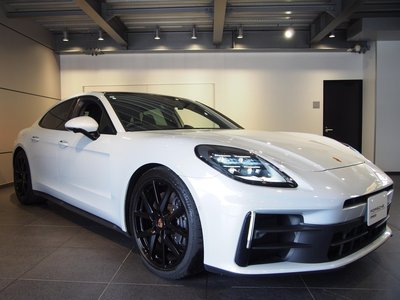 PORSCHE PANAMERA - 8
