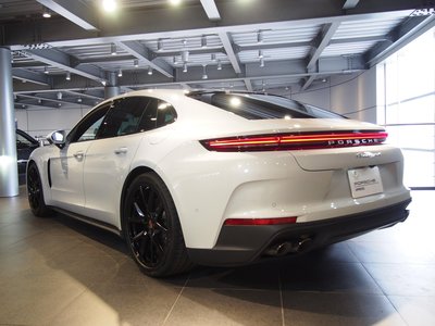 PORSCHE PANAMERA - 4
