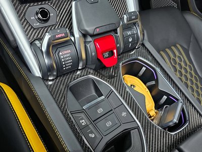 LAMBORGHINI URUS - 9