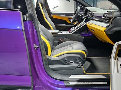 LAMBORGHINI URUS - 10