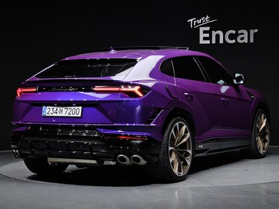 LAMBORGHINI URUS - 3