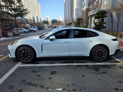 PORSCHE PANAMERA - 3