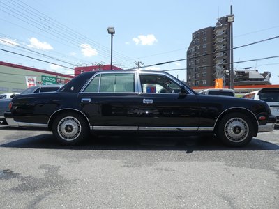 TOYOTA CENTURY - 9