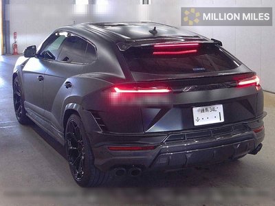 LAMBORGHINI URUS - 2
