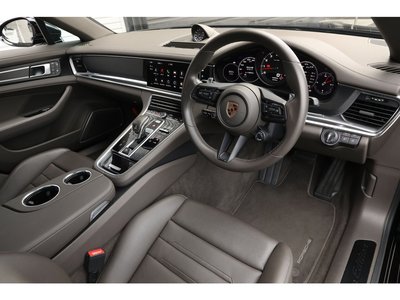 PORSCHE PANAMERA - 3