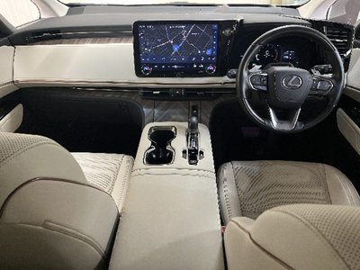 صورة 3 لـ 2024 Lexus LM