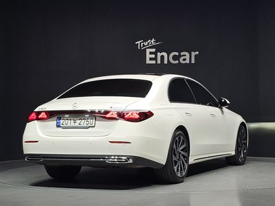 MERCEDES-BENZ E-CLASS - 4