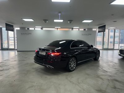 MERCEDES-BENZ E-CLASS - 4