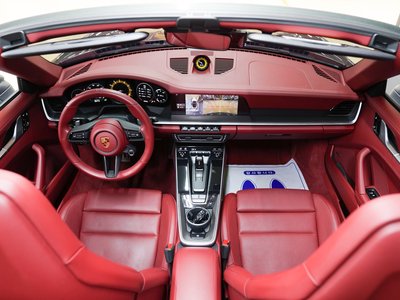 PORSCHE 911 - 8