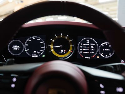 PORSCHE 911 - 4