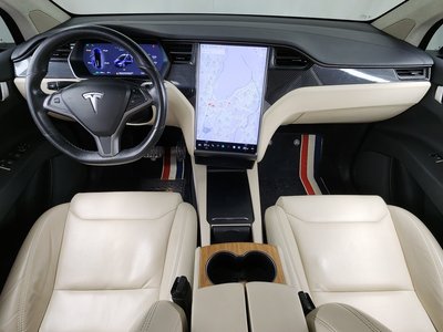 TESLA MODEL X - 4
