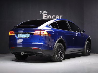 TESLA MODEL X - 5