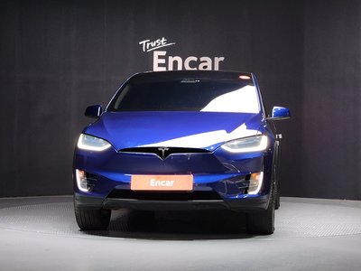 TESLA MODEL X - 2