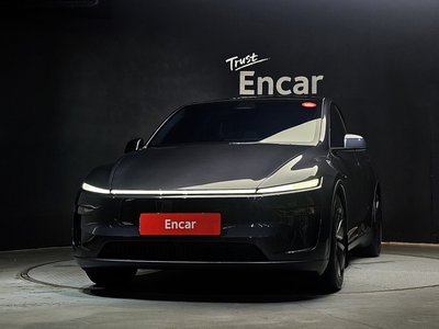 TESLA MODEL Y - 2