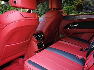 2022 Bentley BENTAYGA — миниатюра 18