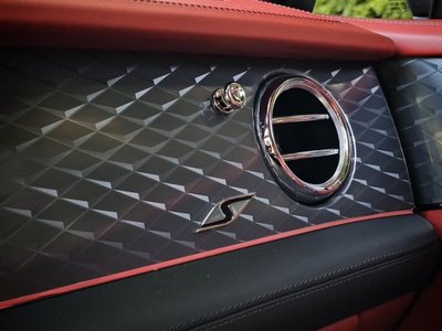 2022 Bentley BENTAYGA — миниатюра 15