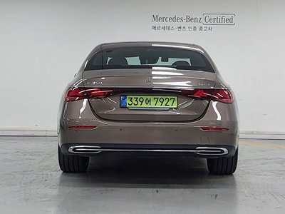2025 Mercedes-BENZ E-CLASS photo 3