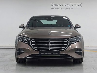 2025 Mercedes-BENZ E-CLASS photo 2