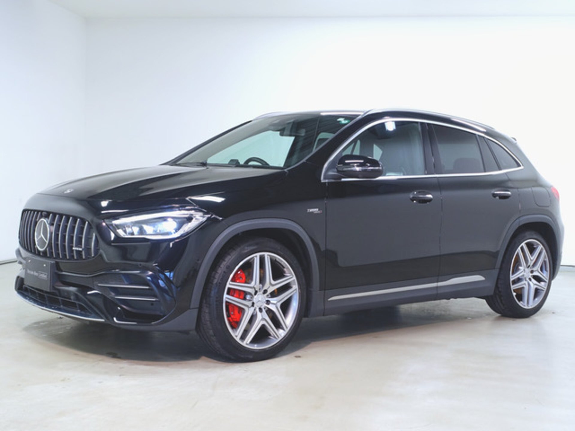 MERCEDES-BENZ GLA AMG - View 1