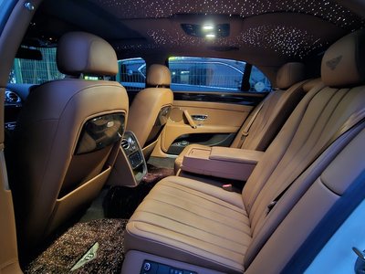 BENTLEY FLYING SPUR - 8