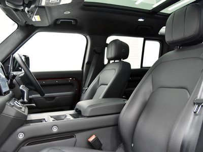 LAND ROVER DEFENDER - 9