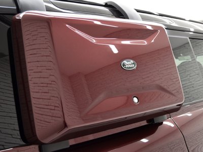 2025 LAND Rover DEFENDER — миниатюра 18