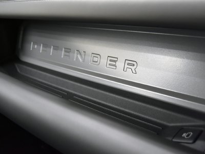 2025 LAND Rover DEFENDER — миниатюра 26