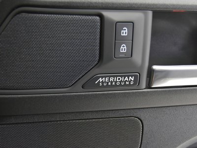 2025 LAND Rover DEFENDER — миниатюра 16