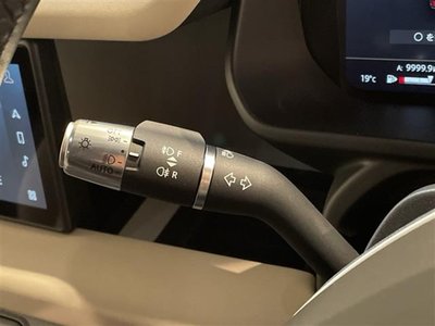 LAND ROVER DEFENDER - 9